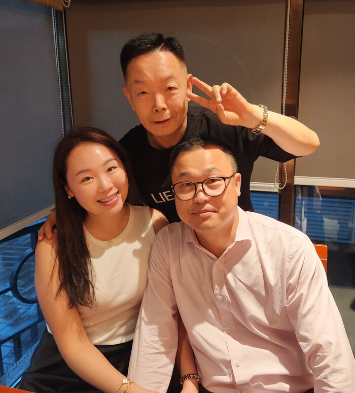 큰딸 정지희 (좌측)부부와 김학래회장