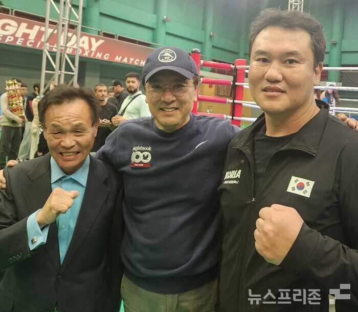 장정구챔프 텔런트 김승우 최완일 대표(우측).