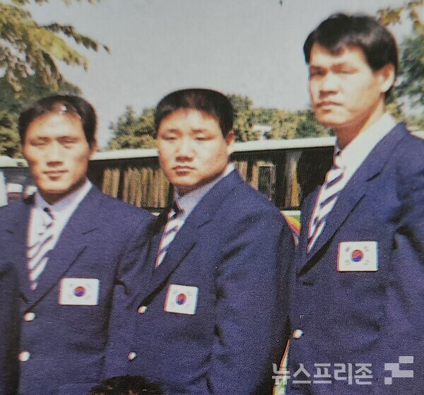 아시안게임 국가대표로 선발된 안정현(중앙)