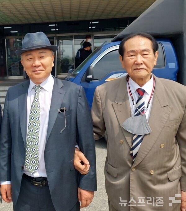 목포복싱을 선도한 주항선회장과 최진태감독(우측)