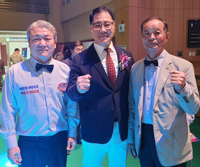 권만득 심판위원장, 김종명사장, 조성철심판(우측)