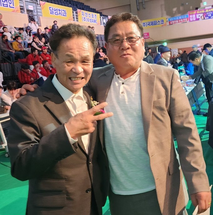 장정구 챔프와 유창덕 검사부장(우측)