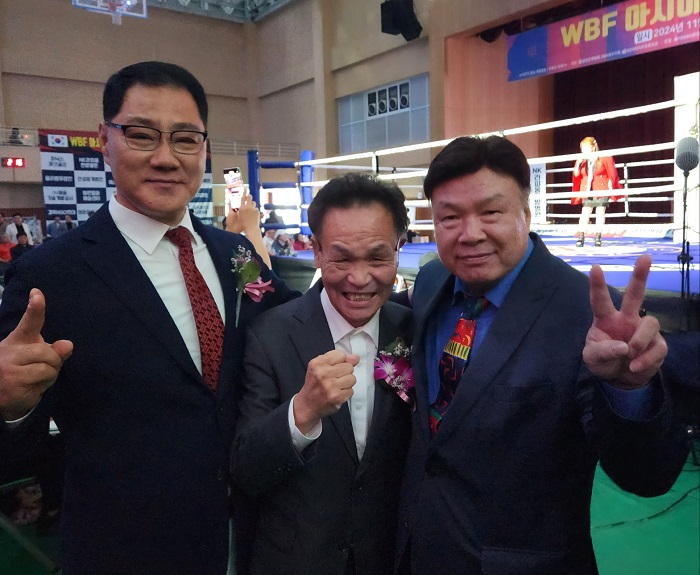 김종명 회장,장정구(가운데)챔프,홍수환(오른쪽)