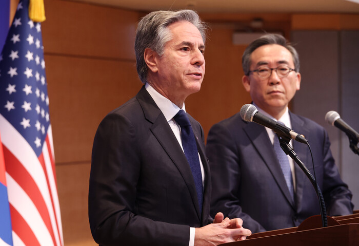 토니 블링컨 미 국무장관이 6일 서울 외교부청사에서 회견을 하고 있다. 오른쪽은 조태열 외교부 장관.(사진=연합뉴스)