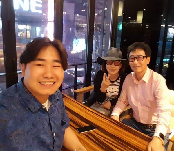 엘리트 복서출신 김동현군과 김종섭부부(우측).j