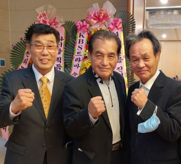 유시호 대표와 박찬희 장정구챔프 (좌측부터)