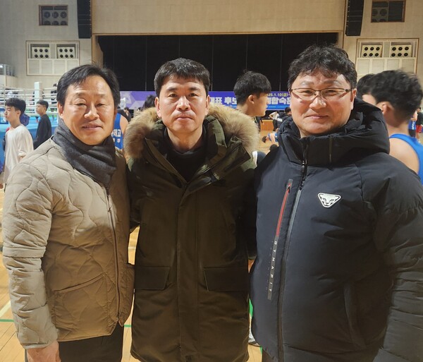 홍성민 국민대감독(왼쪽부터), 정수연 청양군청, 인천체고 전임강사.