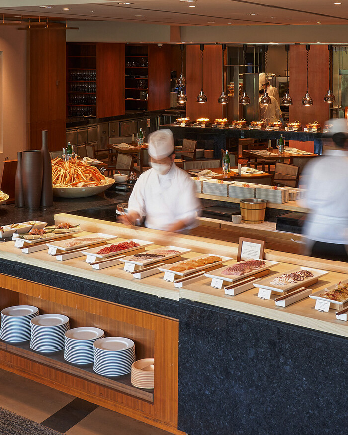 (왼쪽부터)서울신라호텔 ‘더 파크뷰’ / 서울신라호텔 ‘키즈 아트 프로그램’ (사진=신라호텔)