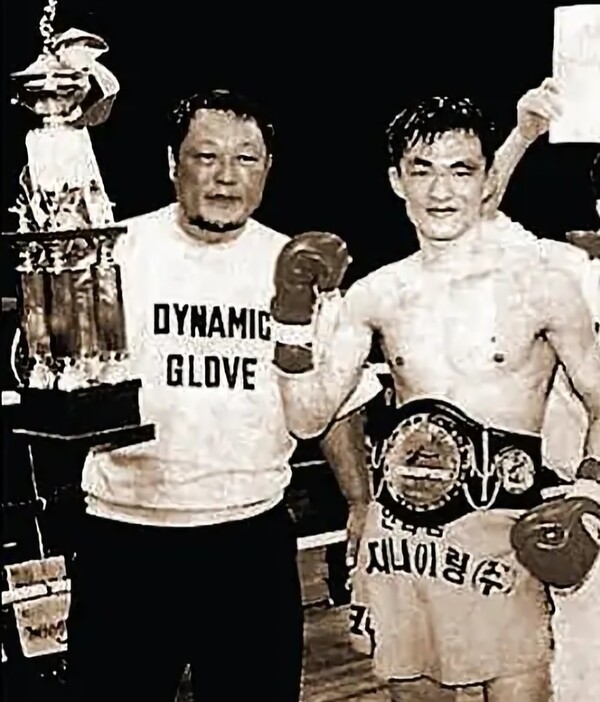 매니져 박동안회장과 조용인 동양챔프(우측)