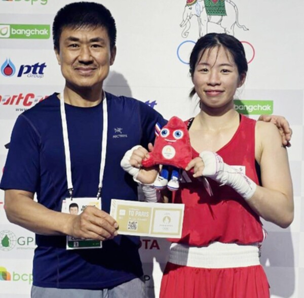 최찬웅 회장(왼쪽)과 파리 올림픽 동메달리스트 임애지 선수.