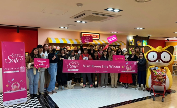 농심은 최근 '코리아그랜드세일' 기간 외국인을 대상으로 안양공장 견학을 실시했다. (사진=농심)