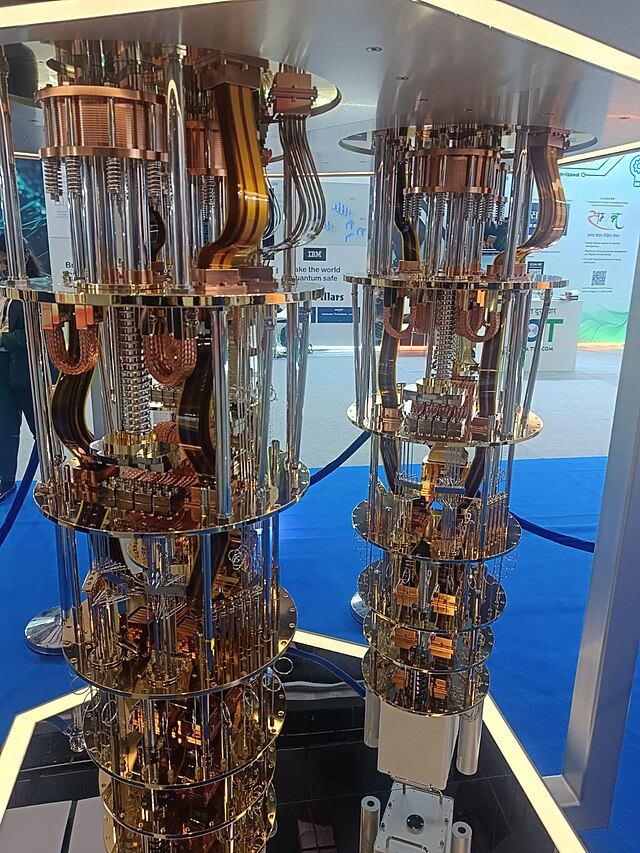 IBM의 양자컴퓨터 시제품(사진=위키커먼스)