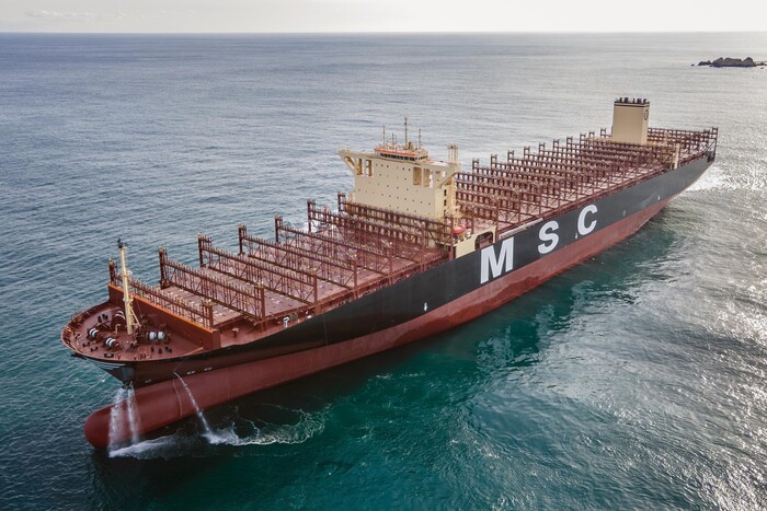 LNG 이중연료 추진 컨테이너선이 운항하고 있다. (사진=HD현대 제공)