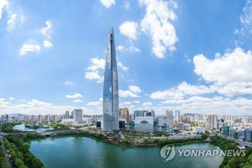 서울 송파구 올림픽로 롯데월드타워 모습. (사진=연합뉴스)
