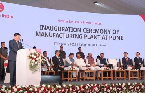 신동빈 롯데그룹 회장이 지난 6일 인도 푸네시에서 열린 롯데웰푸드 하브모어 신공장 준공식에서 인사말을 하고 있다. (사진=롯데그룹 제공)