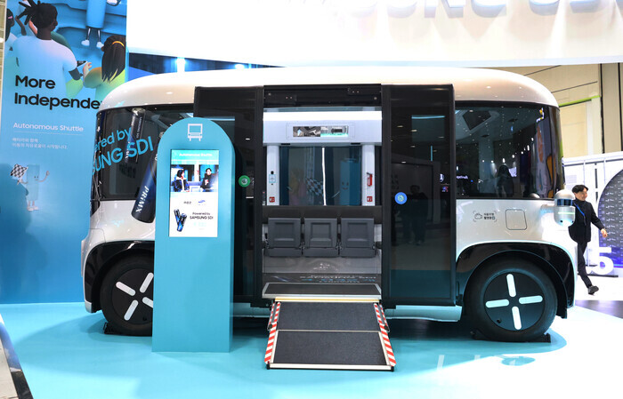 삼성SDI의 21700 원통형 배터리 4032개가 탑재된 레벨4 자율주행셔틀 '로이'. (사진=이정우)