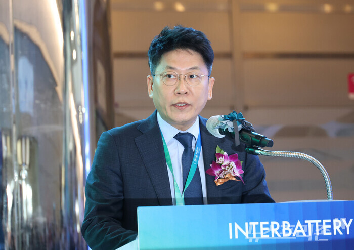 김동명 LG에너지솔루션 CEO 겸 한국배터리산업협회 회장이 5일 인터배터리 개막식에서 인사말을 하고 있다. (사진=이정우)