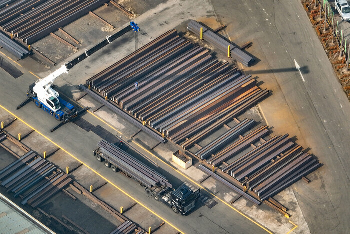 지난 11일 인천의 한 제철 공장에 철근이 쌓여있다. (사진=연합뉴스)