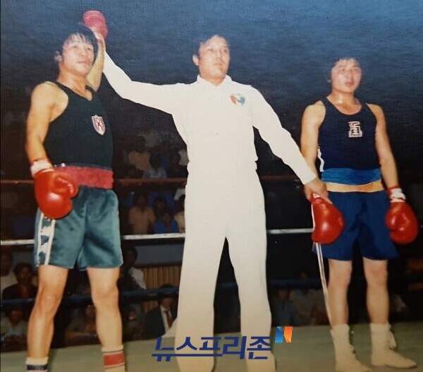 3관왕을 이룩한 조종득을 2 ... 꺾는 장흥민(좌측)