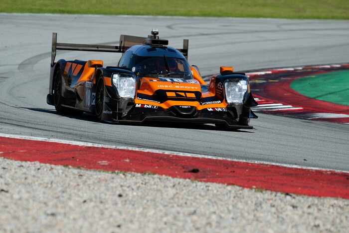제네시스 마그마 레이싱팀이 6일(현지시각) 2025시즌 유러피언 르망 시리즈 트랙을 질주하고 있다. (사진=현대차 제공)