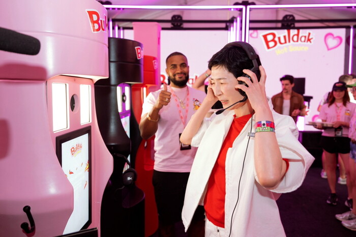 김정수 부회장 / 불닭의 글로벌 경쟁력 강화 위해 코첼라 현장 방문 (사진=삼양식품 제공)