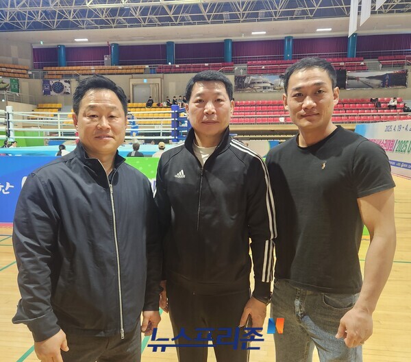 홍성민 대표(왼쪽부터), 권현규 감독, 권은상 대표.