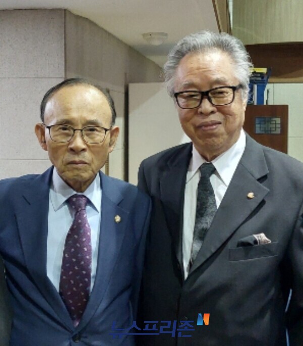 이진삼 장군과 조철제 전무(우측)