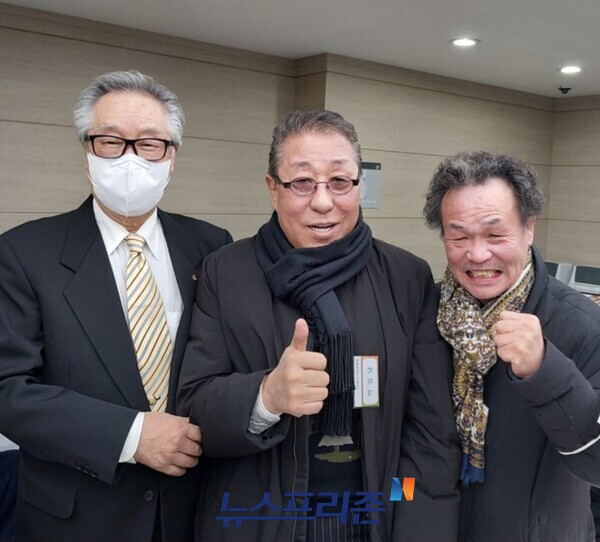 조철제 전무 가수 박일남씨 장정구챔프(우측)