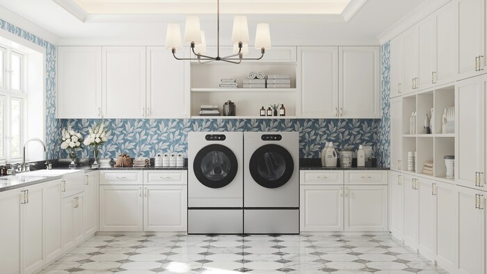 LG 시그니처 세탁기와 건조기가 주방에 설치된 모습. (사진=LG전자 제공)