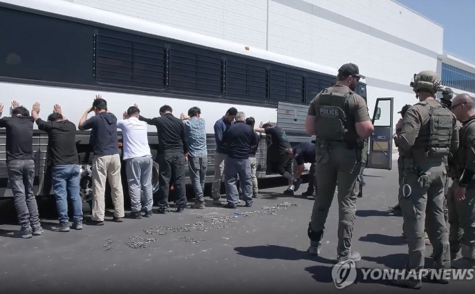 지난 4일(현지시간) 조지아주 현대차그룹-LG에너지솔루션의 합작 배터리 공장 건설현장에서 진행된 불법체류·고용 단속 현장 모습. (사진=연합뉴스) 