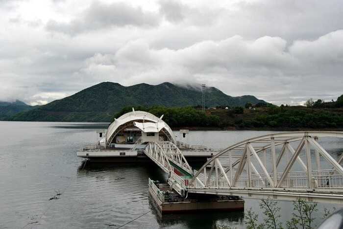 제천시 청풍호에 설치된 수상아트홀 전경.                     (사진출처=네이버블로그) 