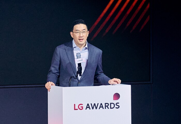 구광모 LG 회장이 지난 4월9일 경기 이천시 LG인화원에서 열린 LG 어워즈에서 축사를 하고 있다. (사진=LG 제공)