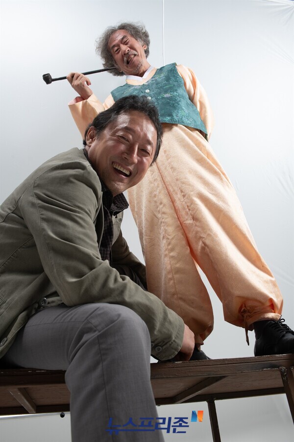 연극 '낙월도'의 한 장면.