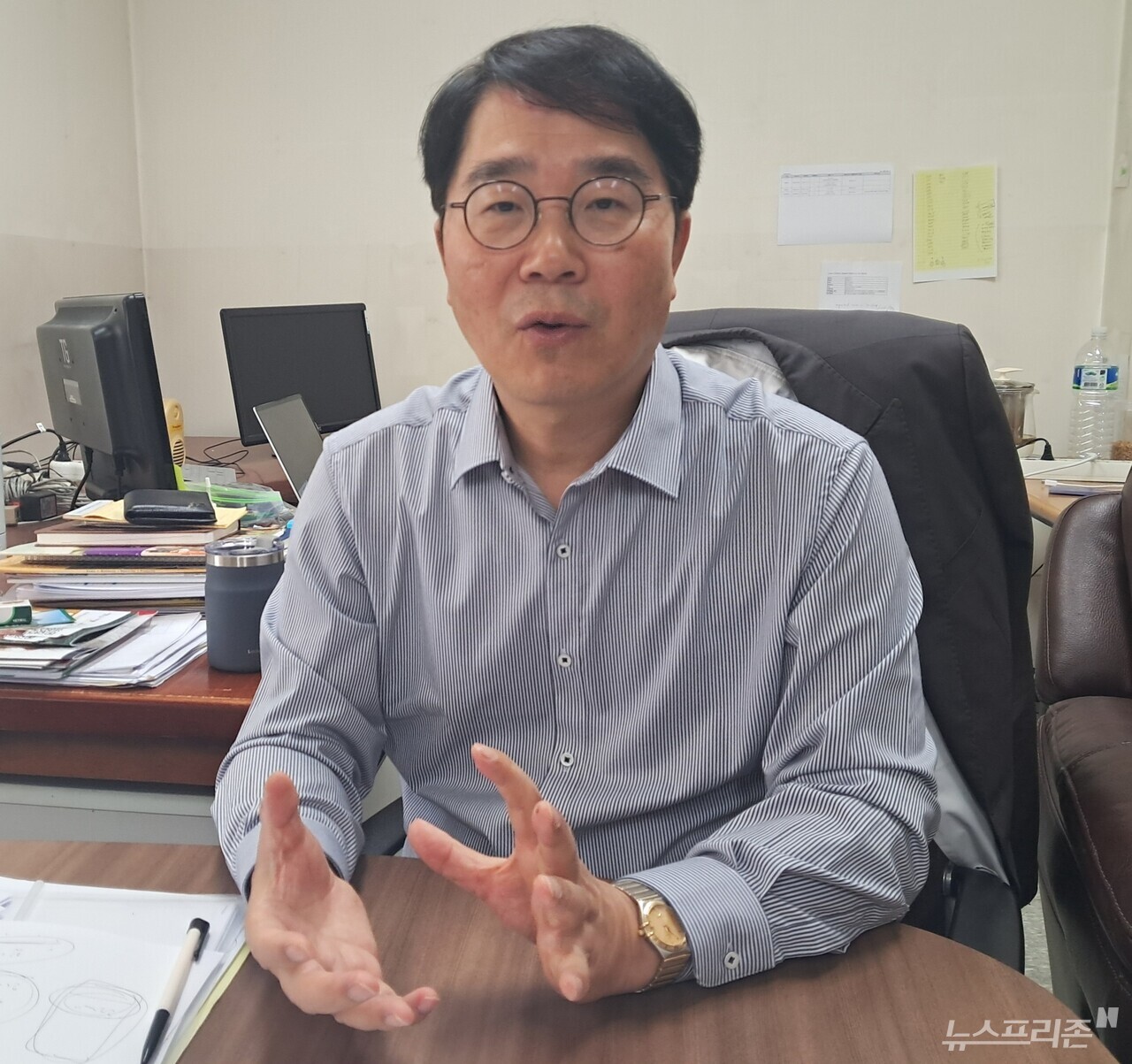 박희명 한국수의영양학회 부회장이 지난 17일 건국대 수의과대학에서 뉴스프리존과 인터뷰를 진행하고 있다. (사진=최용구)