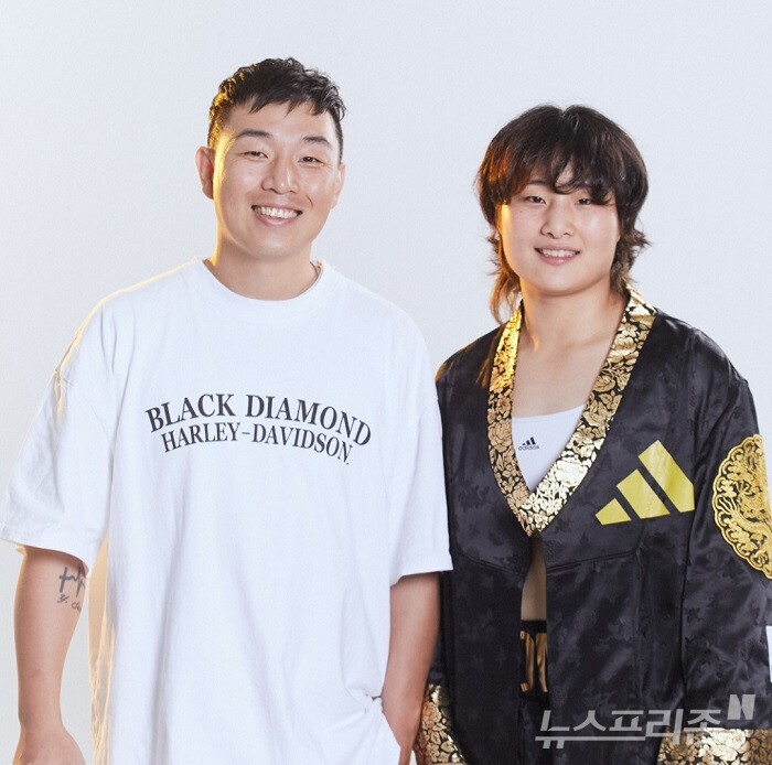 윤강준 관장(왼쪽)과 신보미레.