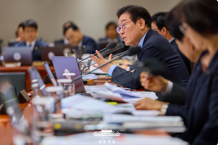 이재명 대통령이 12일 대통령실 자유홀에서 제9차 중앙지방협력회의를 주재한 자리에서 모두 발언을 하고 있다.(사진=대통령실)