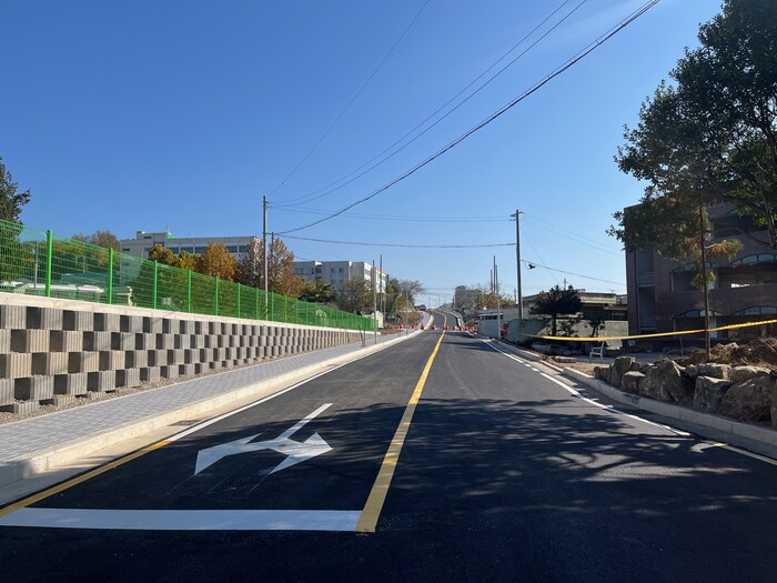 구.사천청사~ 구.동성초교 간 도시계획도로 개통 모습.(사진=사천시)