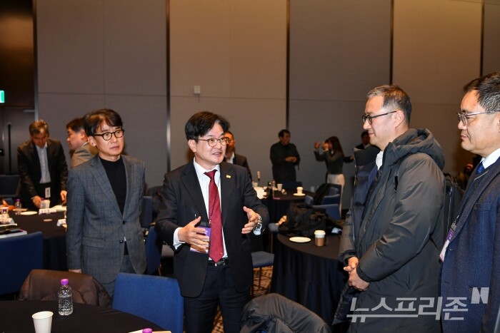 김포시가 한국산업기술시험원(KTL)과 공동으로 ‘2025 UAM 산업육성 전략 포럼, 시즌2’를 18일 개최했다./사진=김포시청