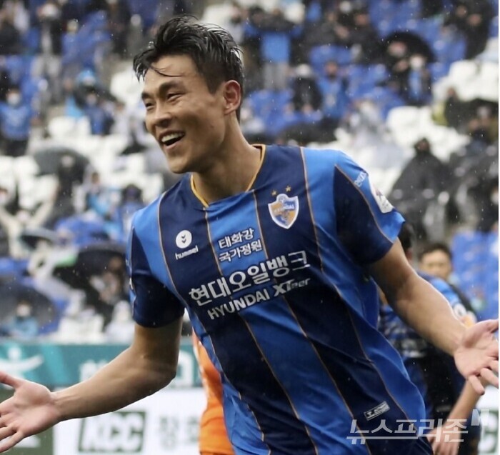 런던 올림픽에서 동메달을 따낸 축구선수 김기희.