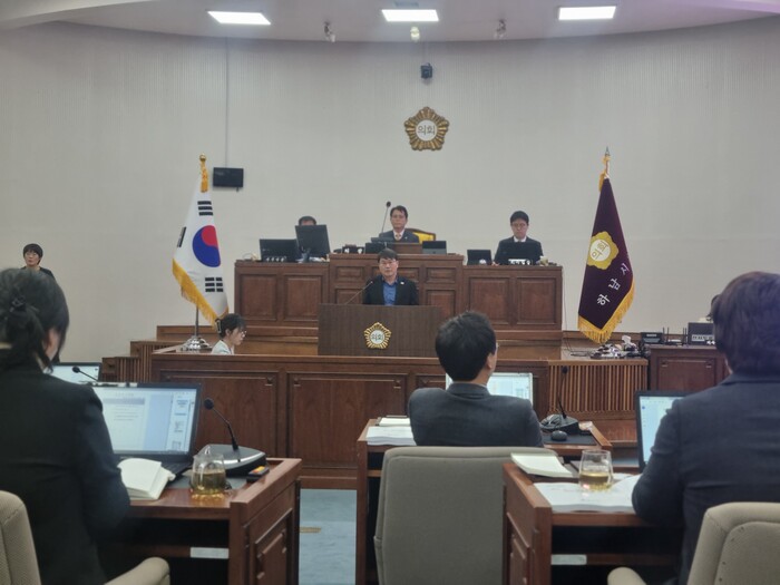 하남시의회 최훈종 도시건설위원장이 20일 열린 본회의에서 5분 자유발언을 하고 있다.(사진=뉴스프리존)