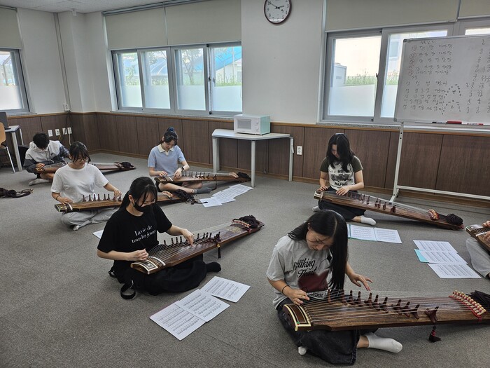 우성중 가야금 연주.(사진=충남교육청)