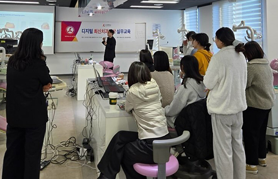 메디트㈜ 이주호 파트장이 특강을 실시하고 있다.(사진=수성대)