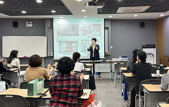 지난 20일 대구보건대 문화관 405호에서 수강생 20명이 참여한 가운데 하반기 수업 중 공간 수납 디자인 과정 교육이 진행되고 있다.(사진=대구보건대)