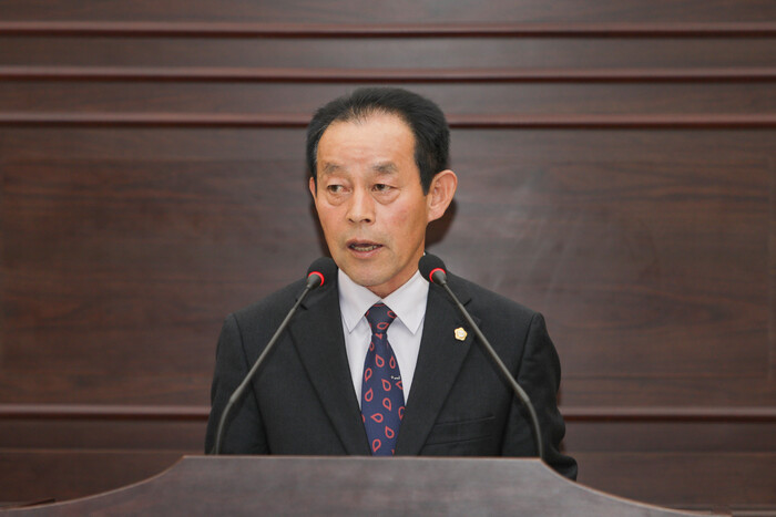 임종용 예산군의원(삽교, 대흥, 응봉, 오가면)은 25일 내포신도시를 포함한 삽교지역 영·유아 보육 시설 확충의 시급성과 필요성을 주문했다.(사진=예산군의회)