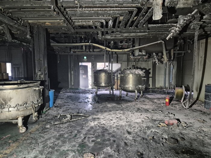 위험물 제조공장 화재 현장.(사진=공주소방서)