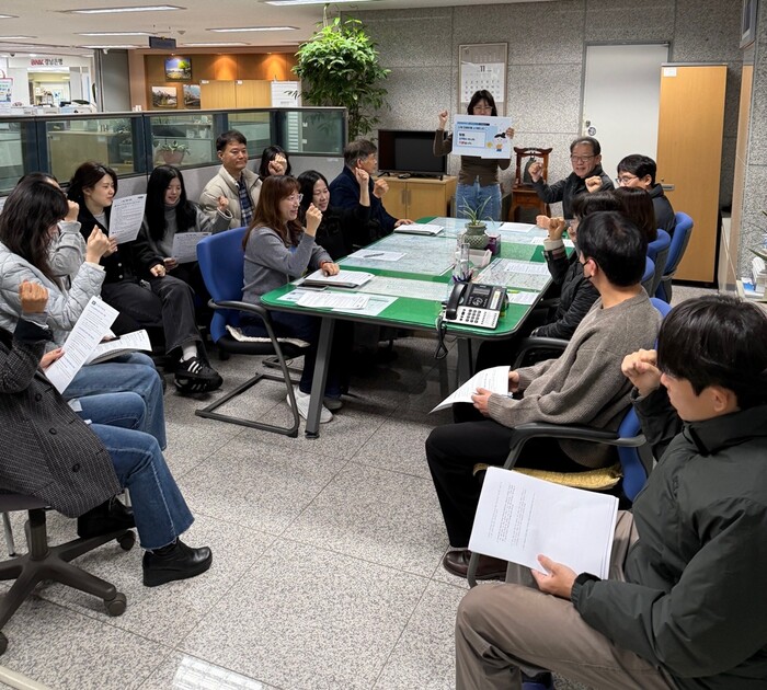 진해구 민원지적과 전 직원 대상 ‘청렴교육’ 모습.(사진=창원시)