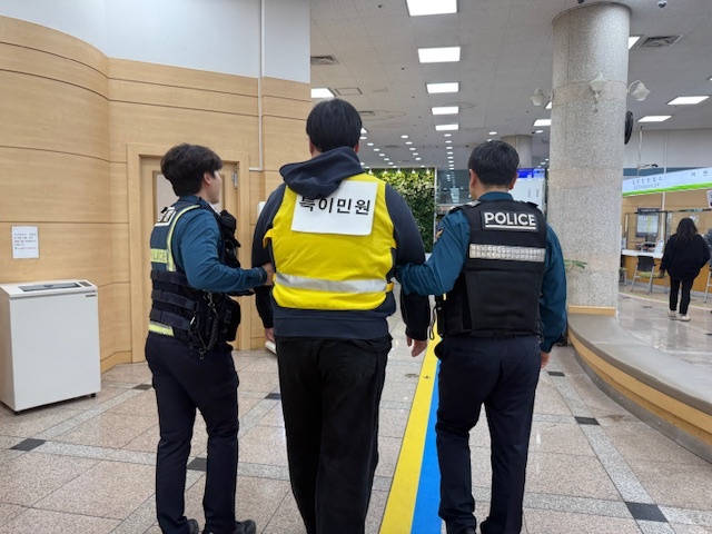 특이민원 대응 모의훈련 장면.(사진=창원시) 