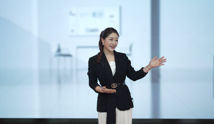 수많은 사람들의 잠재력을 발견해 브랜드로 새롭게 빛나게 해주는 피채희 대표.