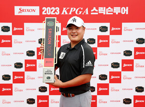 [KPGA] 문준혁 3타 차 뒤집고 '스릭슨 <b>투어</b> 19회 대회' 역전 우승!