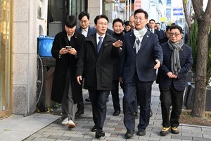 <b>김민석 총리</b>, 대전 중구 '빵지순례' 현장 방문… 골목상권 활성화 모색